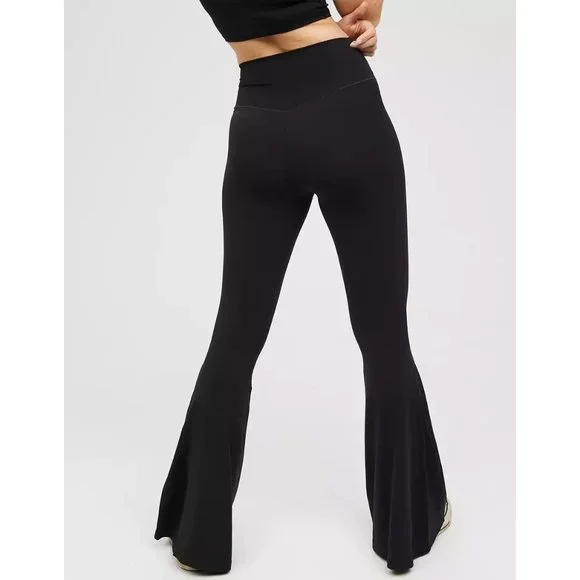 OFFLINE By Aerie Real Me High Waisted Crossover Rib Super Flare Legging black XS - Picture 3 of 11